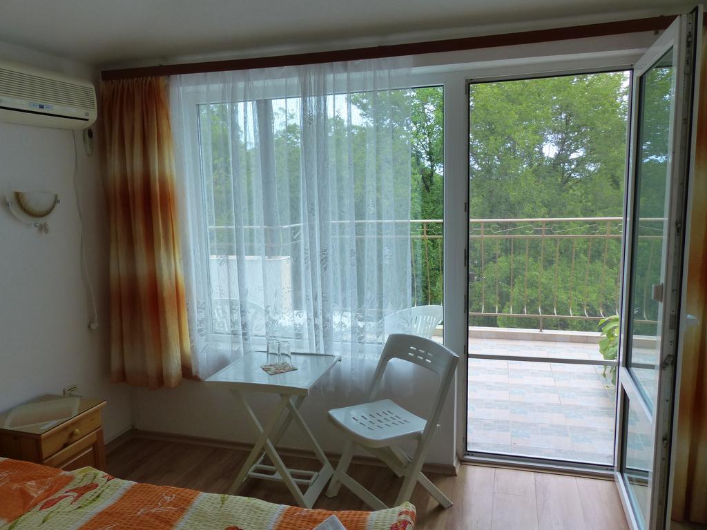 צרבו Sunhouse Rooms מראה חיצוני תמונה