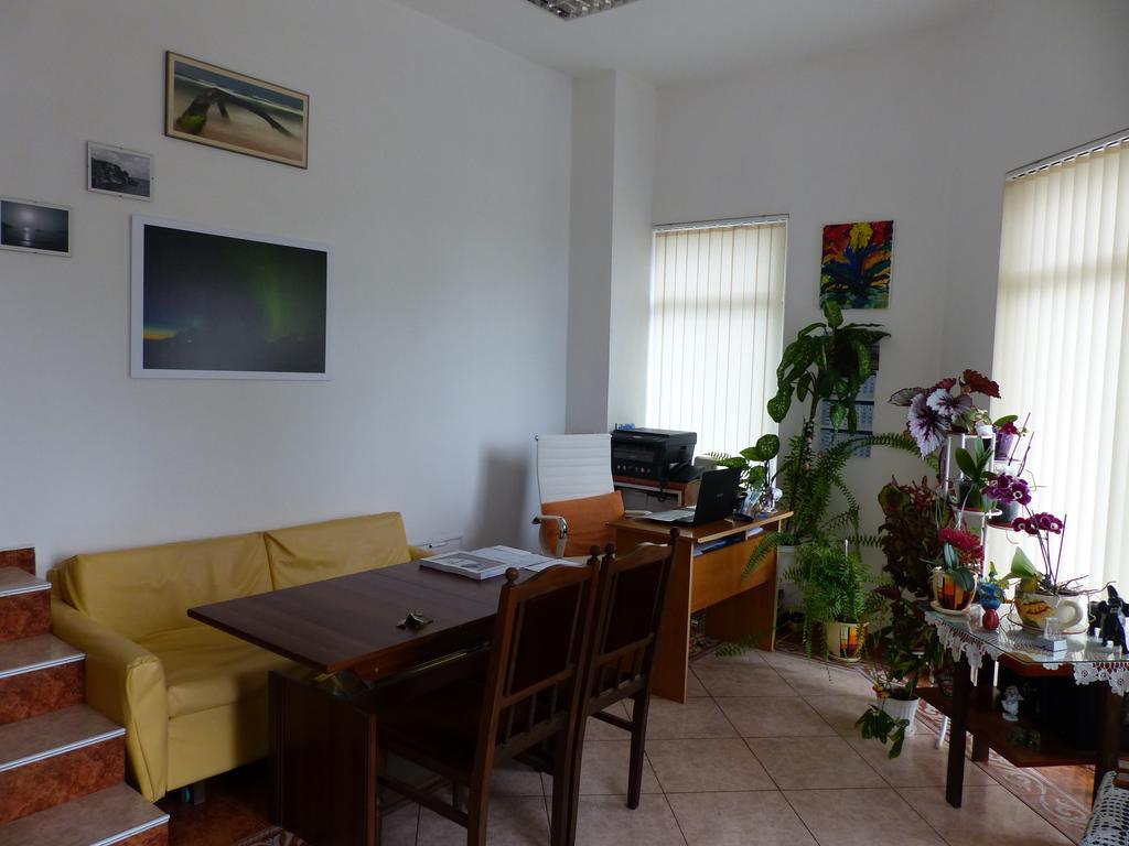 צרבו Sunhouse Rooms מראה חיצוני תמונה