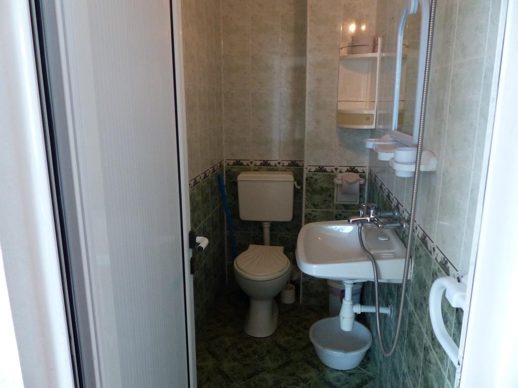 צרבו Sunhouse Rooms מראה חיצוני תמונה