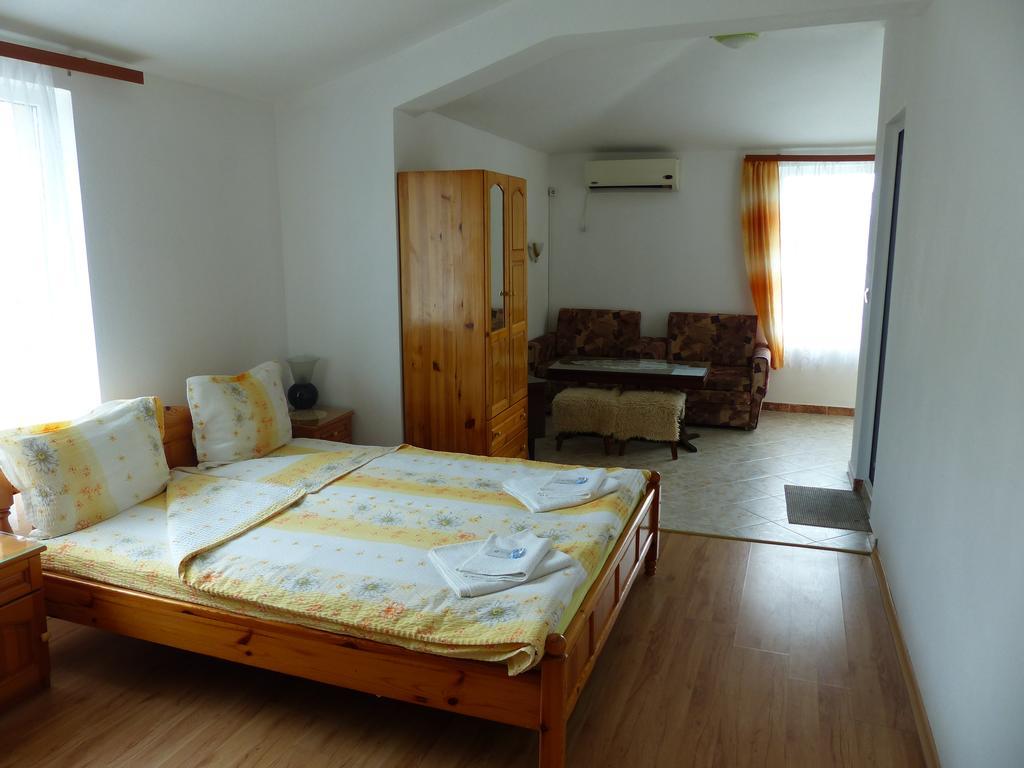 צרבו Sunhouse Rooms מראה חיצוני תמונה