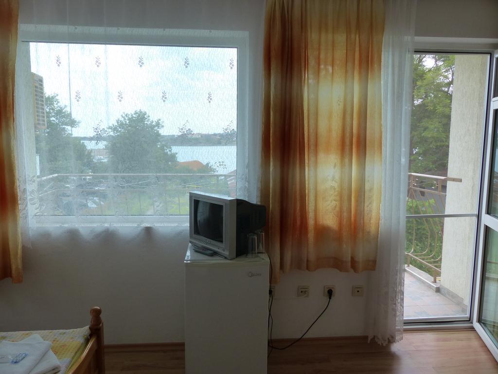 צרבו Sunhouse Rooms מראה חיצוני תמונה