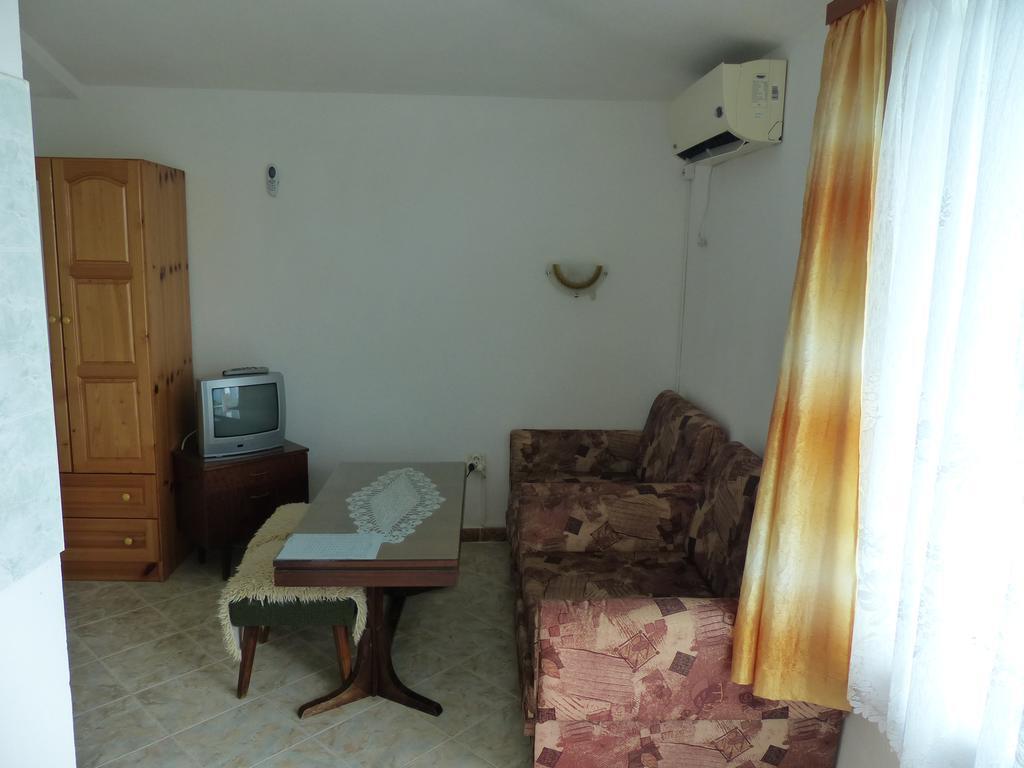 צרבו Sunhouse Rooms מראה חיצוני תמונה